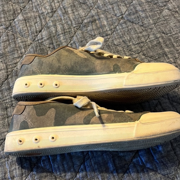Super cute rags and bones camo tennis shoes - Picture 3 of 9
